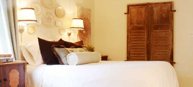 На какой высоте вешать бра над кроватью в спальне, на диваном в гостиной и в других местах квартиры или дома